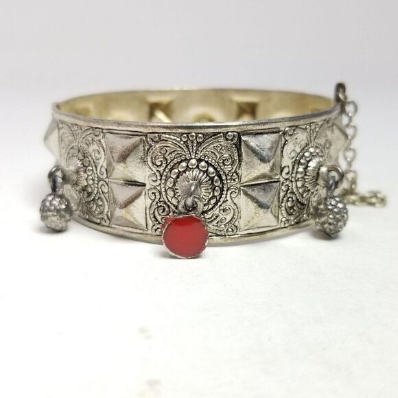 Vintage Silver Tone Bangle Bracelet with Hinged Pin Clasp, Dangle Charms, Estate - Picture 1 of 7